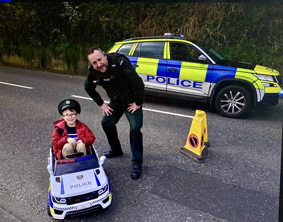 “Some people say they can’t believe how young police officers are these days… “Yesterday young Constable Robinson gave a hand to (old) Constable Shaw at the Larne 10 Mile Road Race. “Thank you Ben for helping out, and even bringing your own car!” 📸 Police Mid & East Antrim…