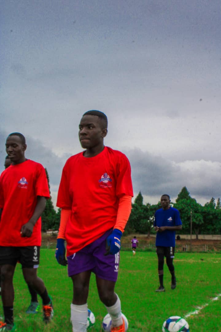 ROHacademy's tweet image. First match, first draw! 🤝⚽️ Proud of our boys for holding the opponents to a 1-1 draw. Let&apos;s keep the momentum going! #TeamSpirit #FirstMatch #DrawGame #ROHA&quot; 

@thegiverzim @Lialarsen