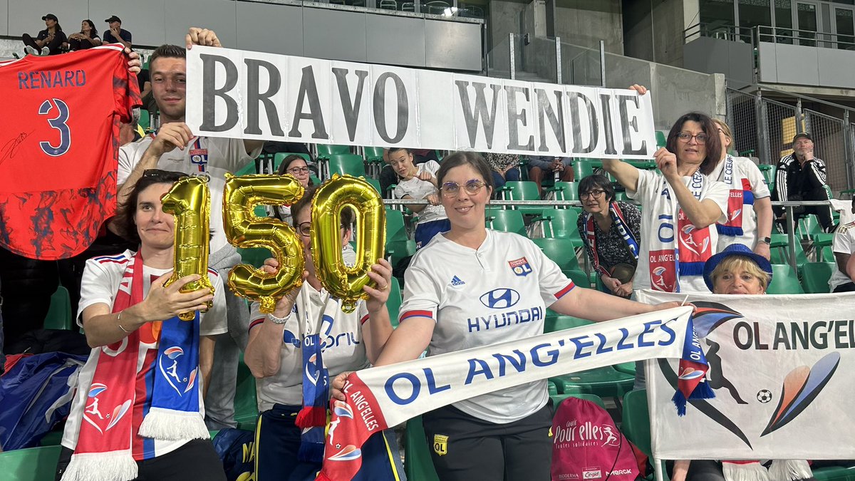 @fenottes @OLAngElles Wendie 150 buts avec l'OL ❤️💙🦁🦊