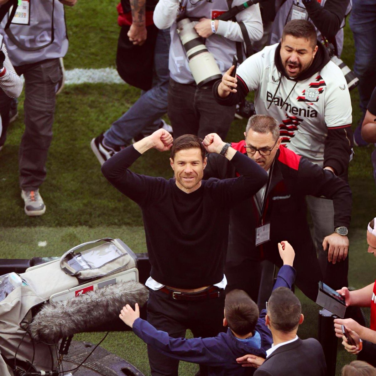 xdneel_'s tweet photo. Breaking Bayern's 11-year reign, a feat divine, 
Leverkusen's first Bundesliga Title, in 120 years' time.
25 Wins, 4 Draws, 0 Defeats. 29 matches Unbeaten Run. 
Take A Bow, Xabi Alonso. https://t.co/8JCuhhwSb6