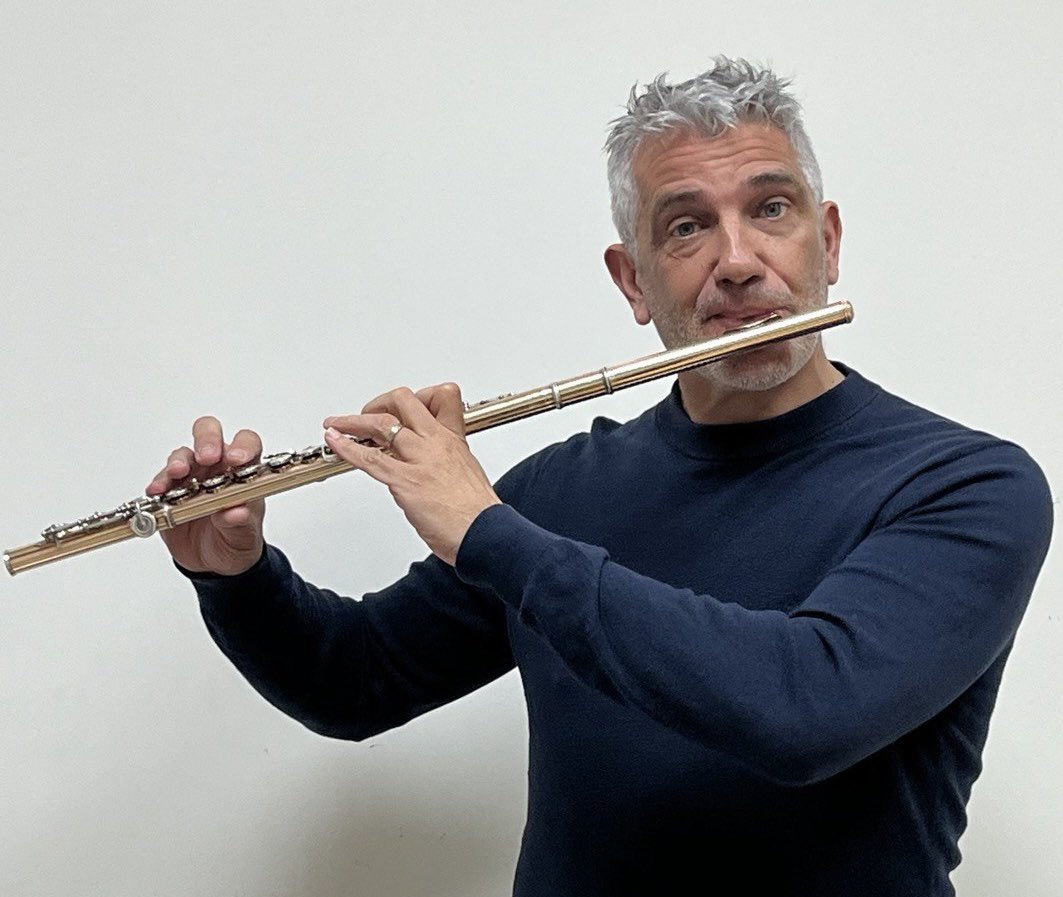 El segundo de los solistas en nuestro concierto de este miércoles 17 de abril en la Capilla de la Sabiduría del Centro Cultural La Nau será <a href="/FedePeris/">Fede Peris</a>, que interpretará como solista la Suite Orquestal N.2 de J.S.Bach.