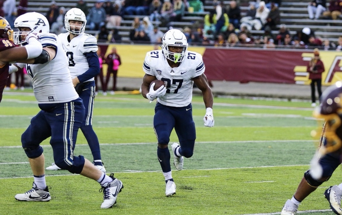 Akron dual-threat RB Lorenzo Lingard is on the draft radar for teams like Indianapolis, Cleveland, and Cincinnati. Thanks @lingard_lorenzo for join us on The NFL Preview Show on @WHIORadio this morning! Hear his conversation with @BigCProFootball here: whio.com/station/podcas…