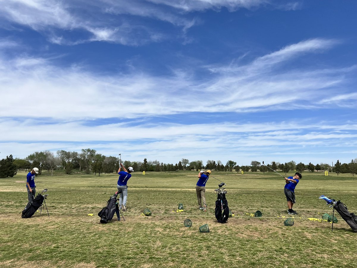 thegolfinglibr1's tweet image. Lions 🦁 getting a round of golf for practice.  Getting ready for tomorrow!  #Golfregionals2024
#golfislife #CHS4ever
@Mesquita_CHS @GarrettRitchey @MabelGarcia1014 @CHS_PrideTime @ClintHSLions