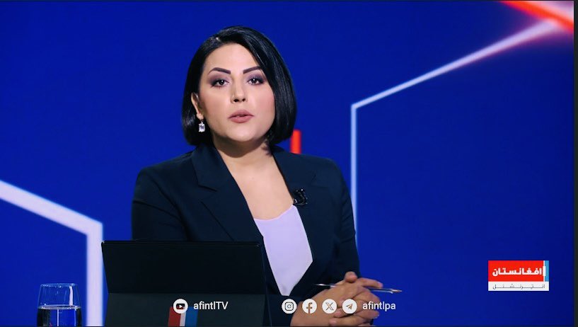 shabnamdawran's tweet photo. My intentions are always genuine, so yes i do deserve the best. 🤍👩🏻‍💼🖤

#media #news #journalistlife #presenting #job #joblover

🗞️🎤🖥️📝 https://t.co/vzSJMmjOvG