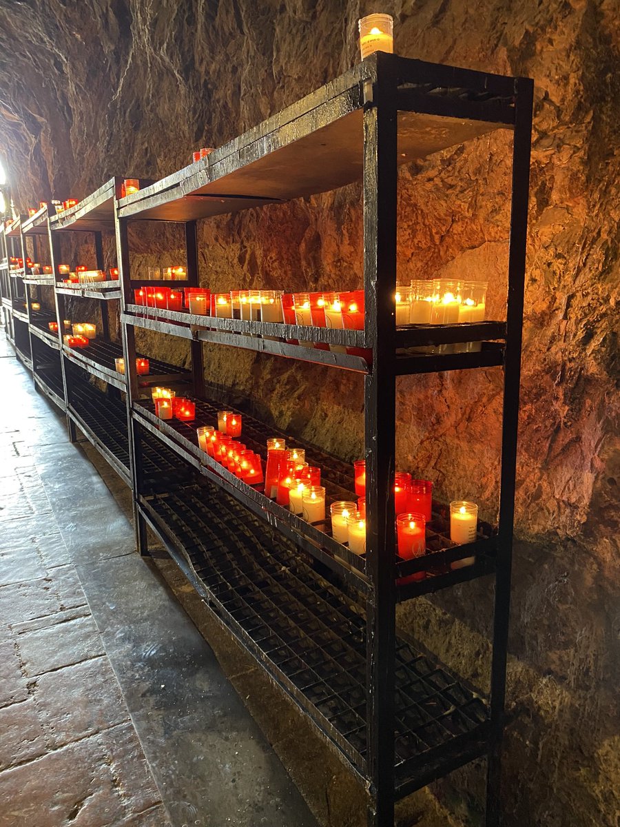 VisitasAsturias's tweet photo. Uno de los #santuarios más visitados del mundo es #Covadonga Nuestros #guíasoficiales de @VisitasAsturias se lo conocen muy bien 😇 Contáctanos en: 👉🏻📲 610567260 y tus #visitaguiadaporasturias serán inolvidables! #excursionesporasturias #excursiónacovadonga https://t.co/vzOQnBFRKY