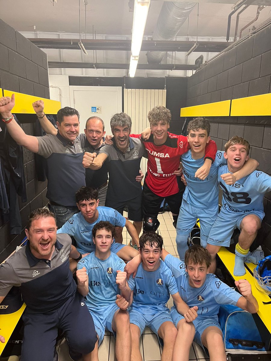 Infantil OR Grup P3 - <a href="/HCSantJust/">HC SANT JUST</a> A 8 - Patí Vic A 3.
Amb aquest resultat ens classifiquem ja matematicament pels campionats de Catalunya com a primers de grup!!
Felicitats Equip!!!