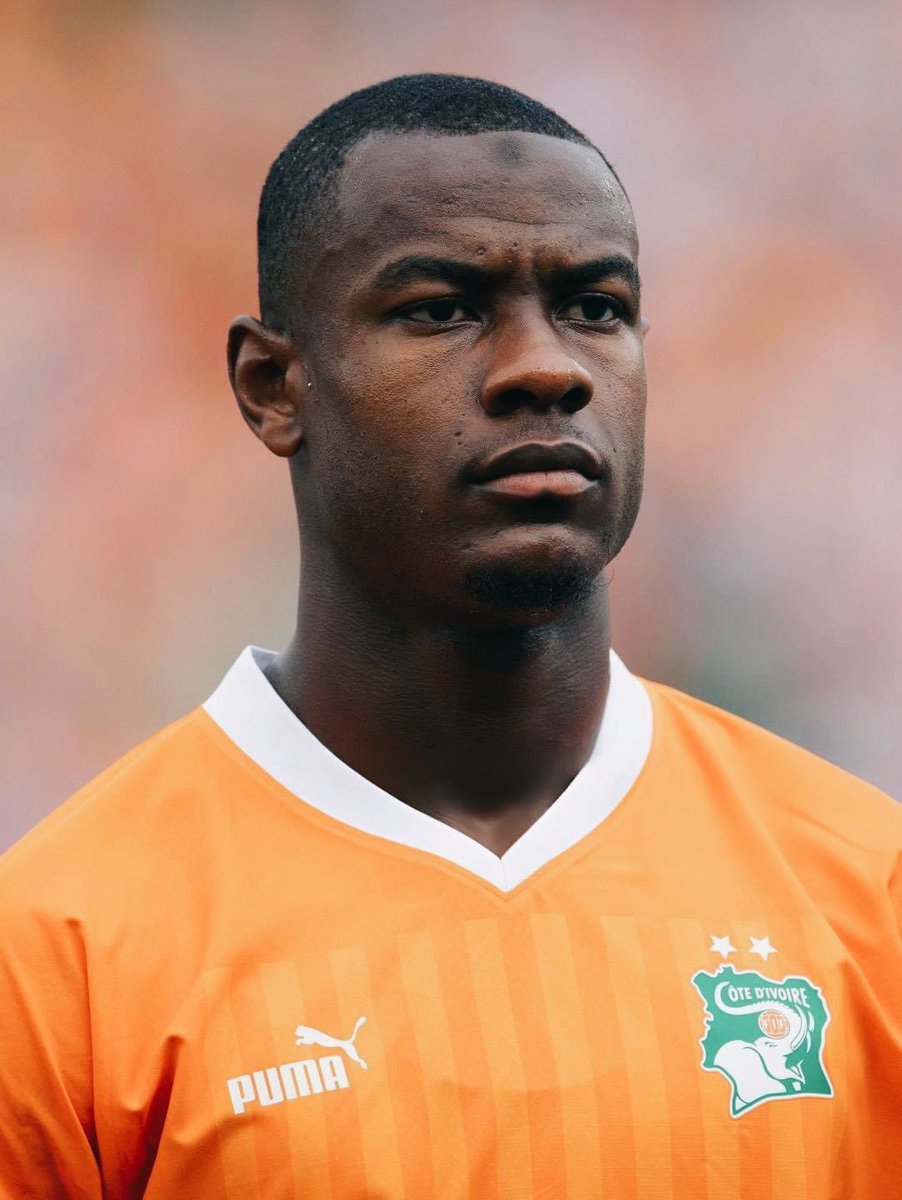 saedeciv's tweet image. L'hypothèse d'une crise cardiaque est exclue pour #Evan #Ndicka ! 

Sky a dit que les tests qu'il a effectués ont exclu la possibilité d'une crise cardiaque, Dieu merci.

Le joueur aurait eu ce problème suite à un contact traumatisant durant le match.

Plus de peur que de Mal. 👌🏾