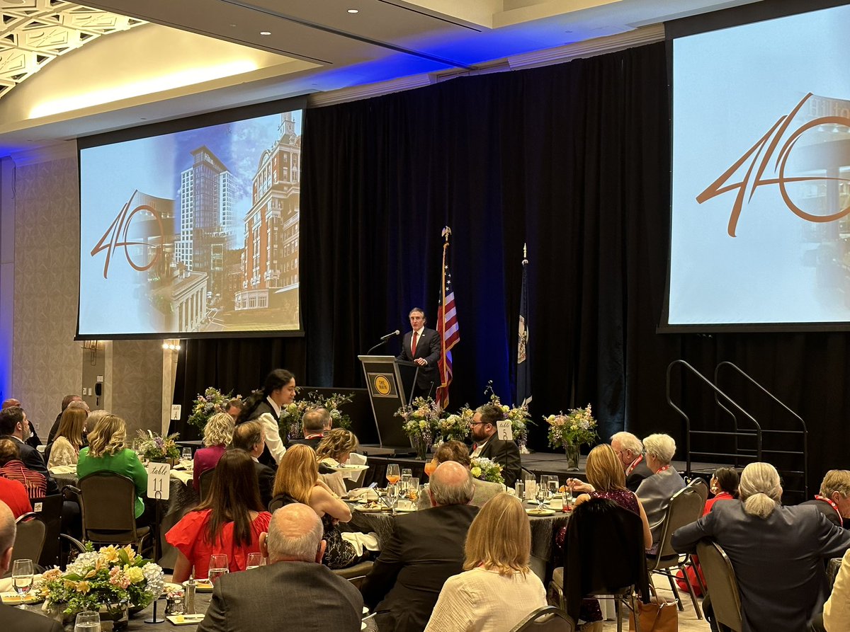 Honored to be invited to keynote and meet with the @VA_GOP at their 40th Annual Advance. The packed house was fired up and ready to put @realdonaldtrump back in the White House! Congratulations to @RichAndersonRPV and team for an outstanding event.