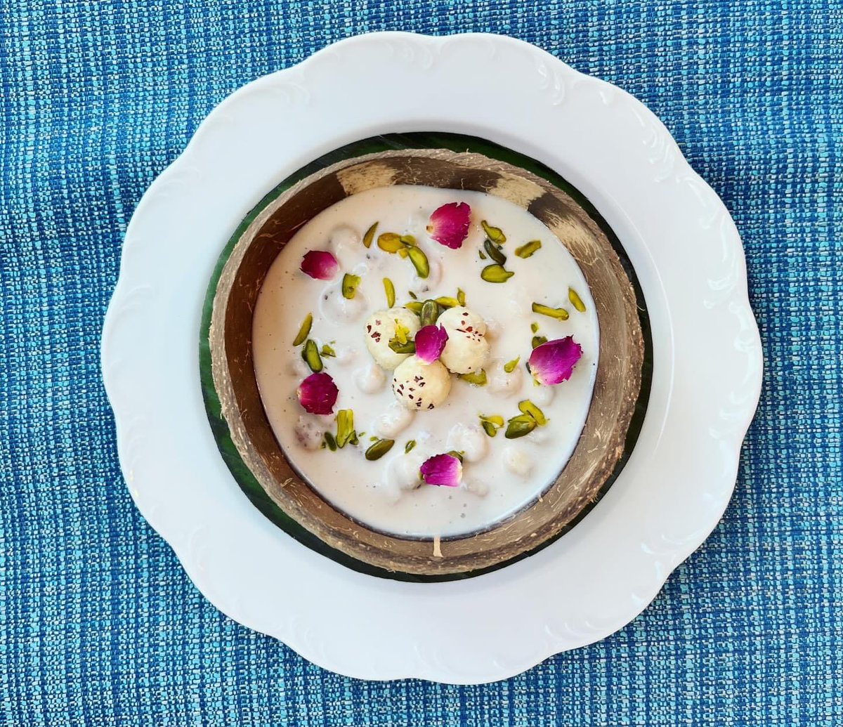 Chef_RakeshS's tweet image. &quot;North meets South&quot;, coconut milk, almond paste, popped lotus seeds, green cardamom powder.... #makhana #foxnuts #lotusseeds #coconutmilk #loveforfood #chefrakeshsingh #rasikawestend #rasikadc