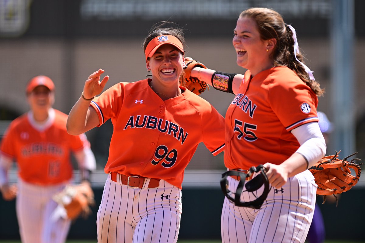 AuburnSoftball tweet picture