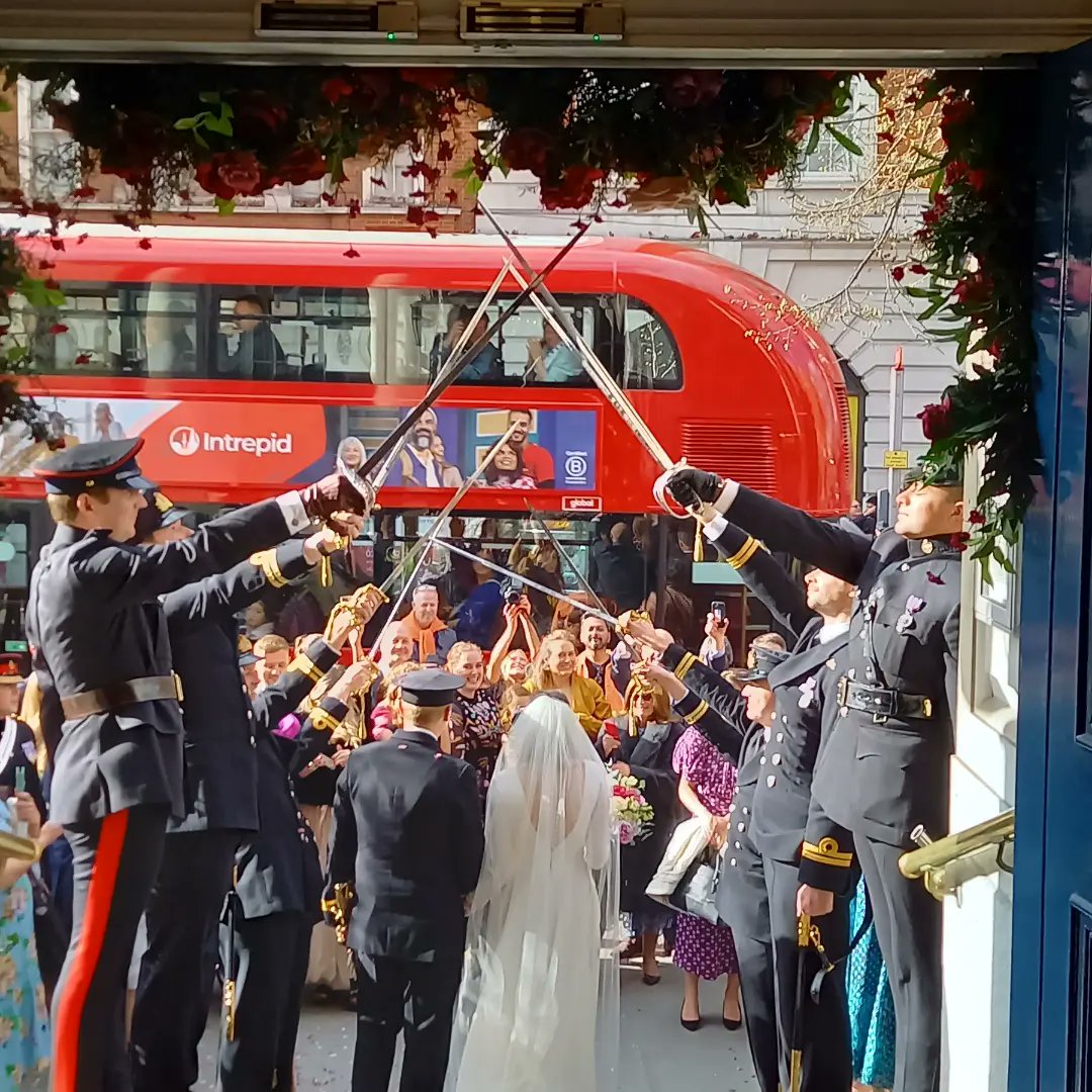 David Hodgson tweet media