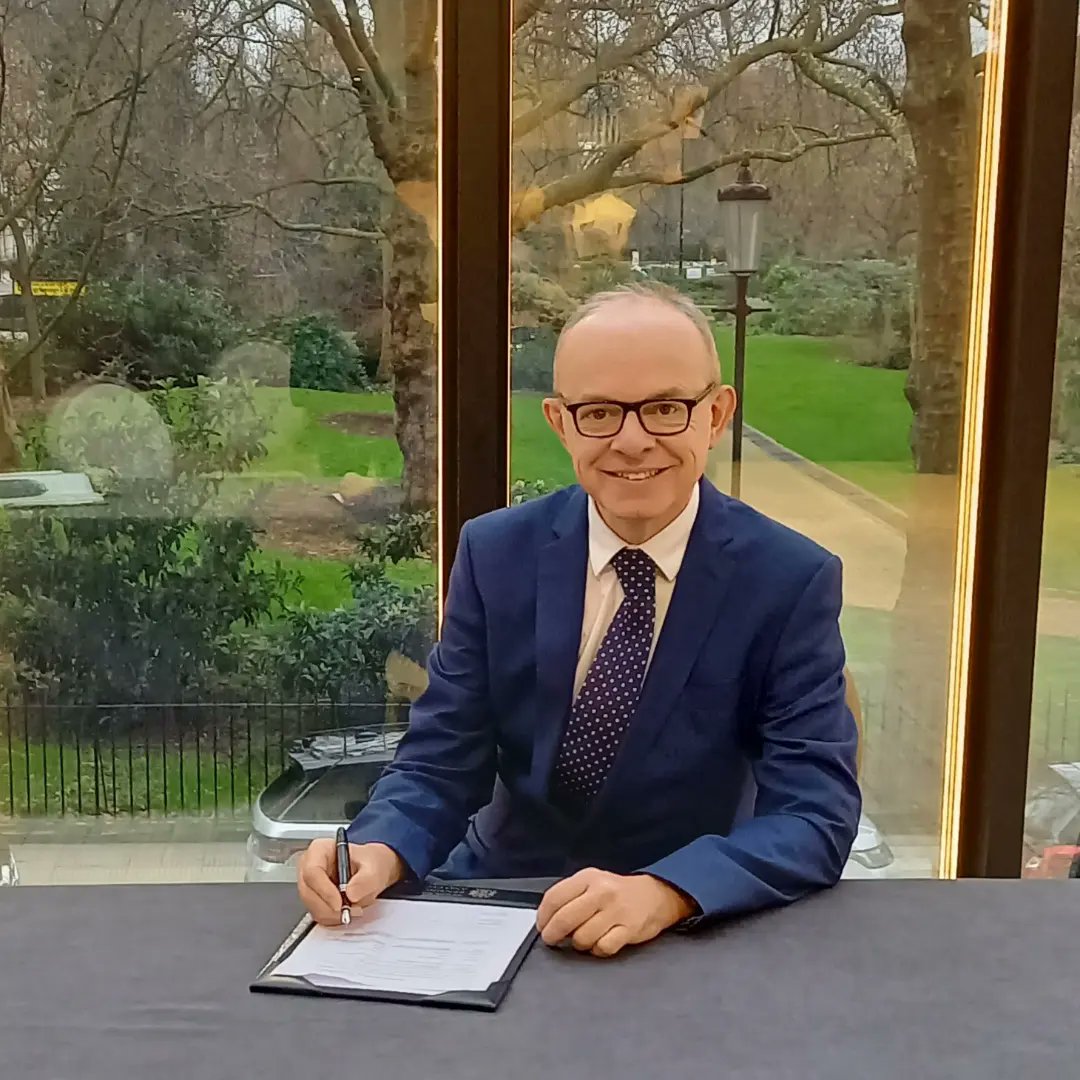 David Hodgson tweet media