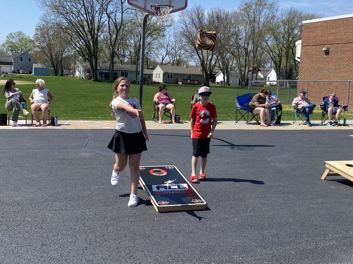 Tracy Carlson tweet media