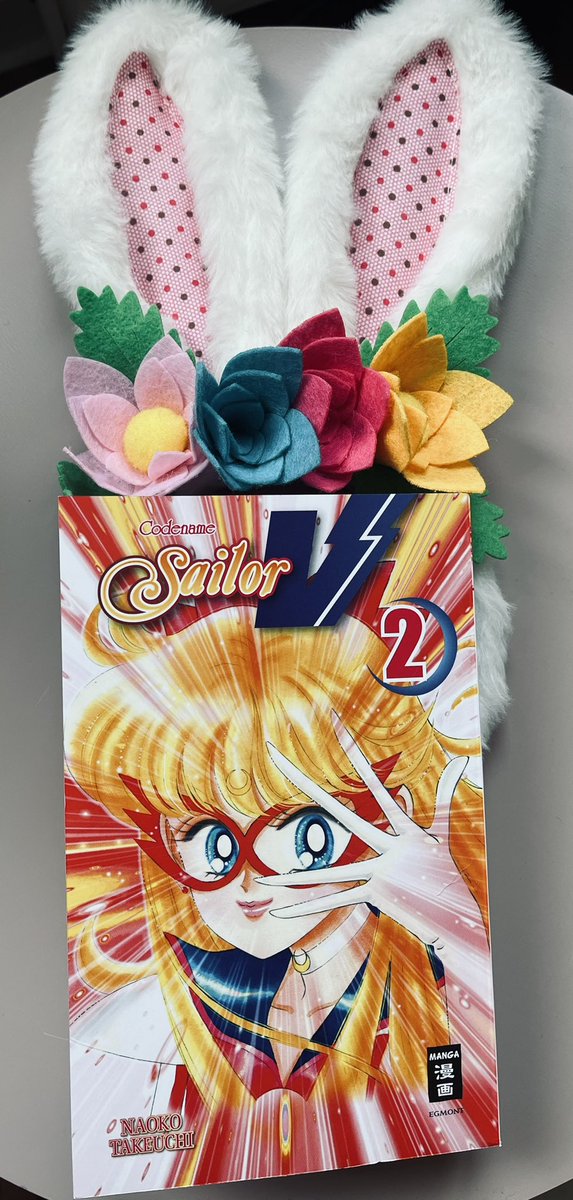 Ich mochte den Teil mit Adonis, aber es endet traurig auch weil er Minako sagt das sie im Grunde einer Liebe nie den Vorrang geben wird da sie ihre Lebensaufgabe darin sieht der Prinzessin zu dienen. Das Ende leitet zu Sailor Moon über #CodenameSailorV #EgmontManga #Mangayear24