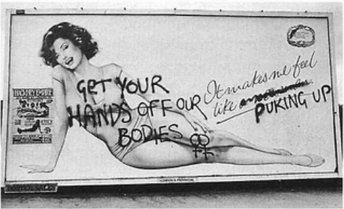 RelatocuriosoK's tweet photo. Vandalismo feminista, años 70. https://t.co/vnIPEnY2HK