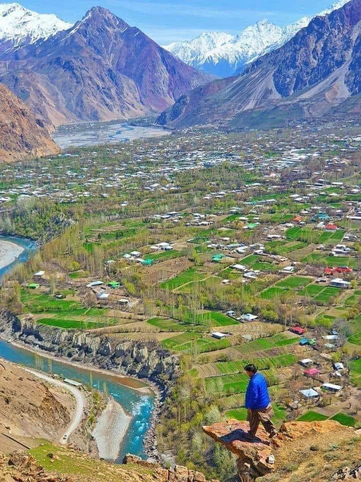 📍Boni, Chitral Pakistan
.
.

#spring #boni #chitral #blossom #cherryblossom #khyberpakhtunkhwa #pakistan #hunzaexplorers #silkroad #travelphotography #tourism #adventure
