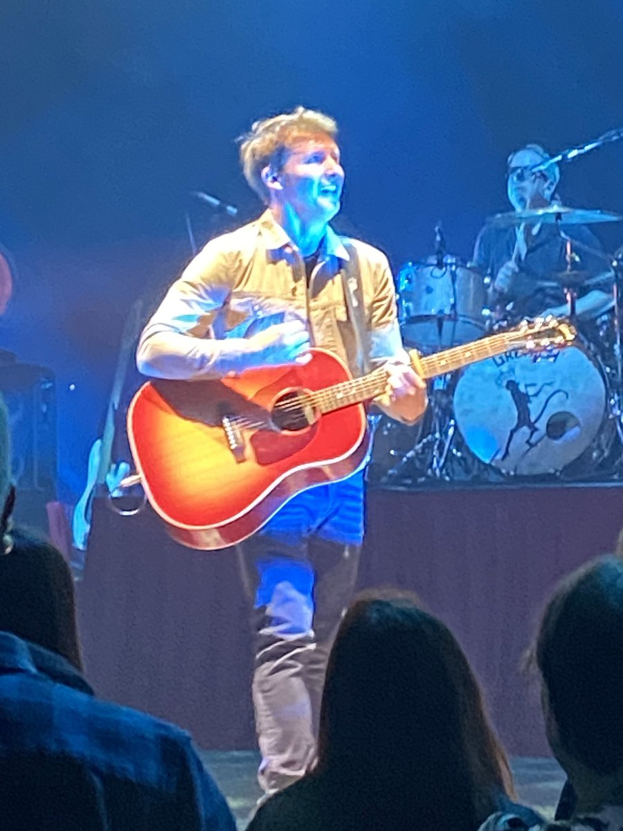 DeborahRyan_11's tweet photo. Late post after such a great night @RoyalAlbertHall on Wednesday with @JamesBlunt 😊 https://t.co/Pev3prqjnE