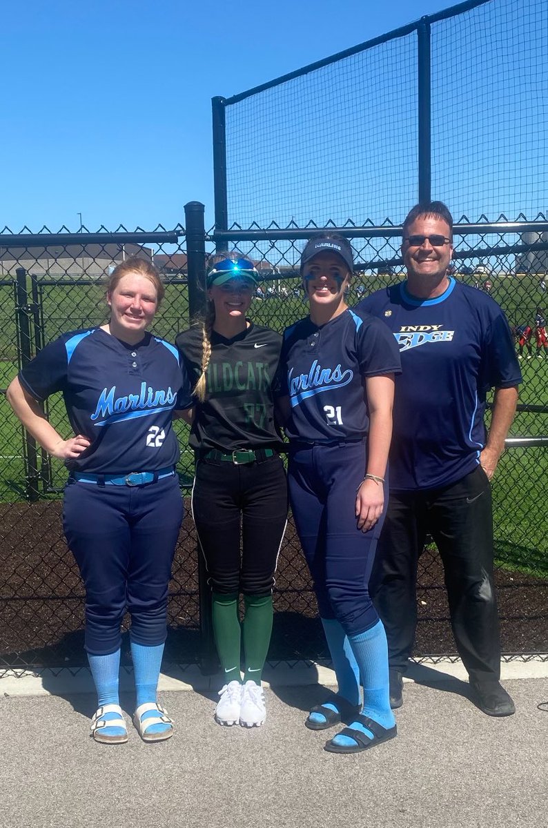 IndyEdgeStrelow's tweet photo. Awesome day yesterday watching some Edgers compete against each other.  Marlins got the best of the Wildcats this time, but so much fun to watch.  Great job Maddie and Aubree!  I think Ginger is hoping for a rematch! 😊 💪💫💙🩵/❤️💚 https://t.co/7K5EAuElXA