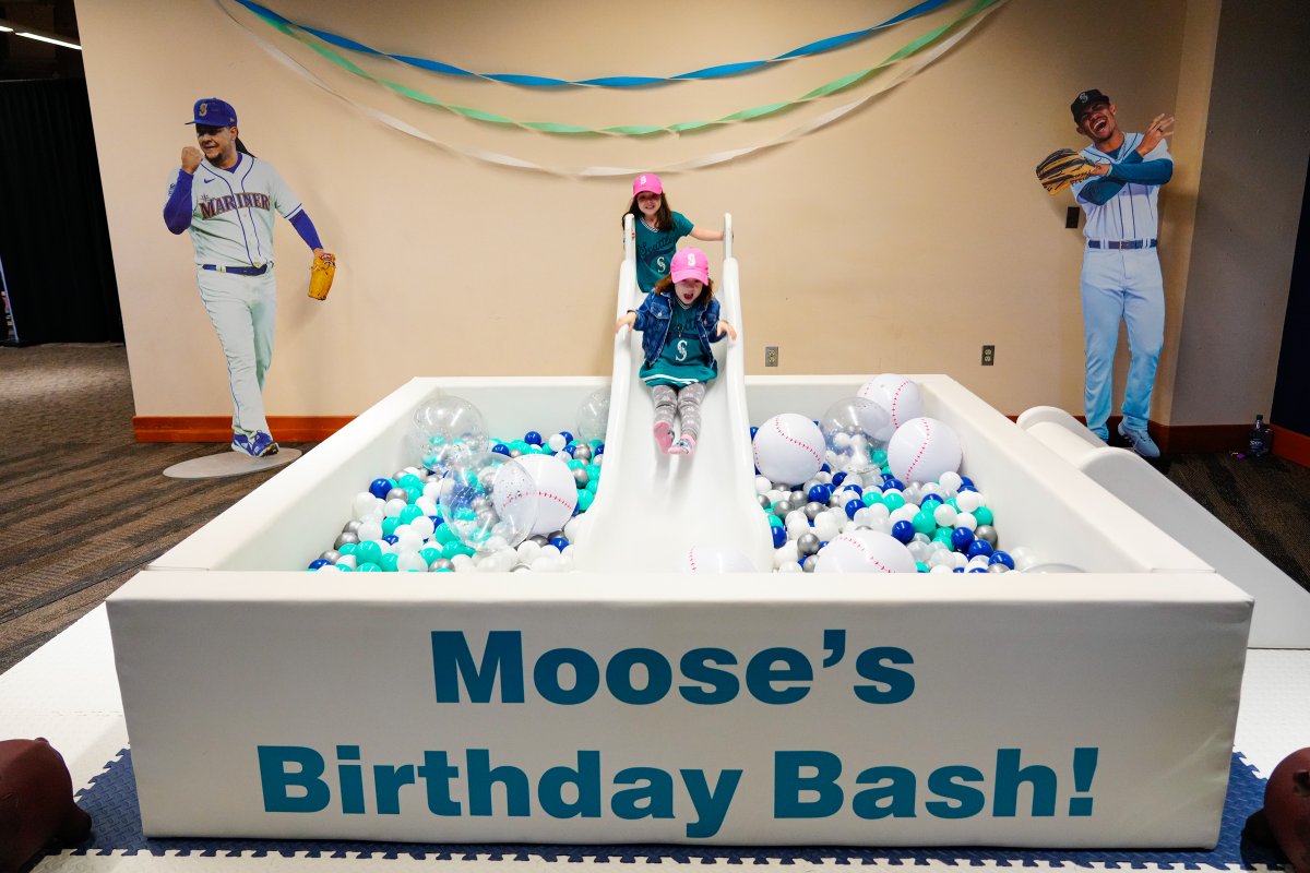 I had SO much fun at my birthday bash! Thank you for the love 💙🫎💙🫎💙