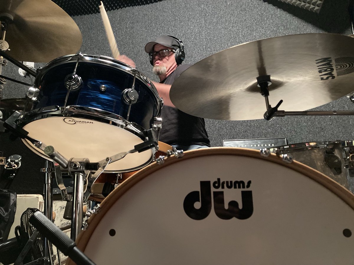 Drummer Steve laying down the beat to the last song 🎵 on the forthcoming new Popravinas album 💿!!…We are starting to see the light at the end of the tunnel..#Popravinas