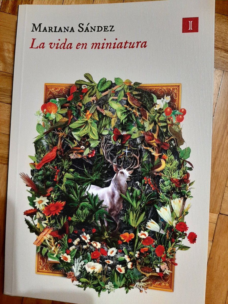 Estupenda novela de @Marianasandez73 : La vida en miniatura, publicada por @EdImpedimenta Una mirada profunda a las vidas que germinan en las sombras y que alcanzan el sentido en la soledad ínfima de sus finales.