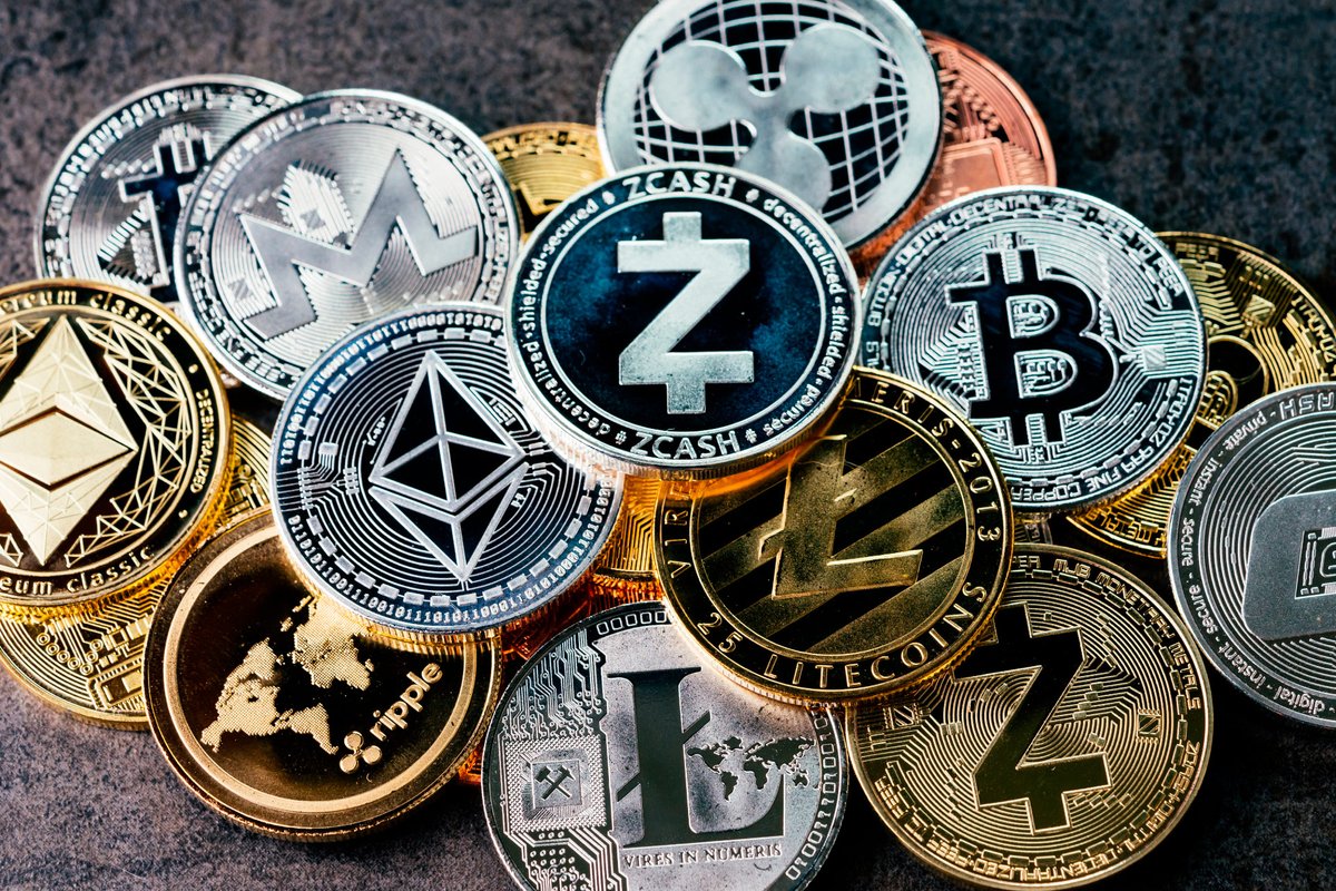 🚨 El Gobierno analiza habilitar la compra de bitcoin y criptomonedas a través de bancos y billeteras virtuales. “Puede salir en cualquier momento, los bancos están muy interesados”.