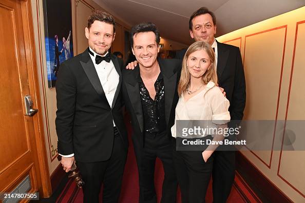 Sam Yates, Andrew Scott, Rosanna Vize and Simon Stephens, winners of the Best Revival award for 'VANYA', pose backstage during The Olivier Awards 2024 at Royal Albert Hall. 📸: @davidbenett see more of #OlivierAwards here 👉 tinyurl.com/bdueph6a
