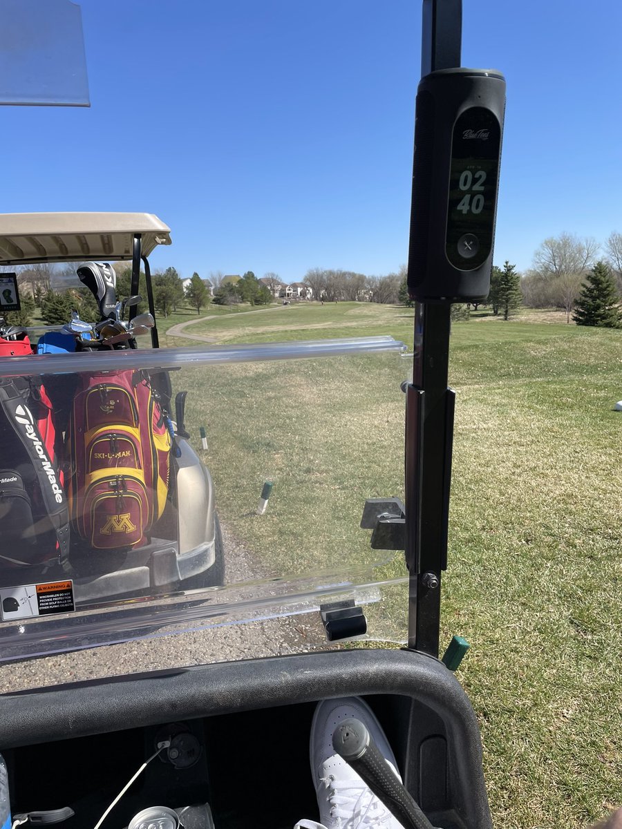 Jglin019's tweet photo. Beverages flowing, suns out.. am I doing this golf thing right?? @bheintzskol @Christiinamary https://t.co/NGnxLsVI8d
