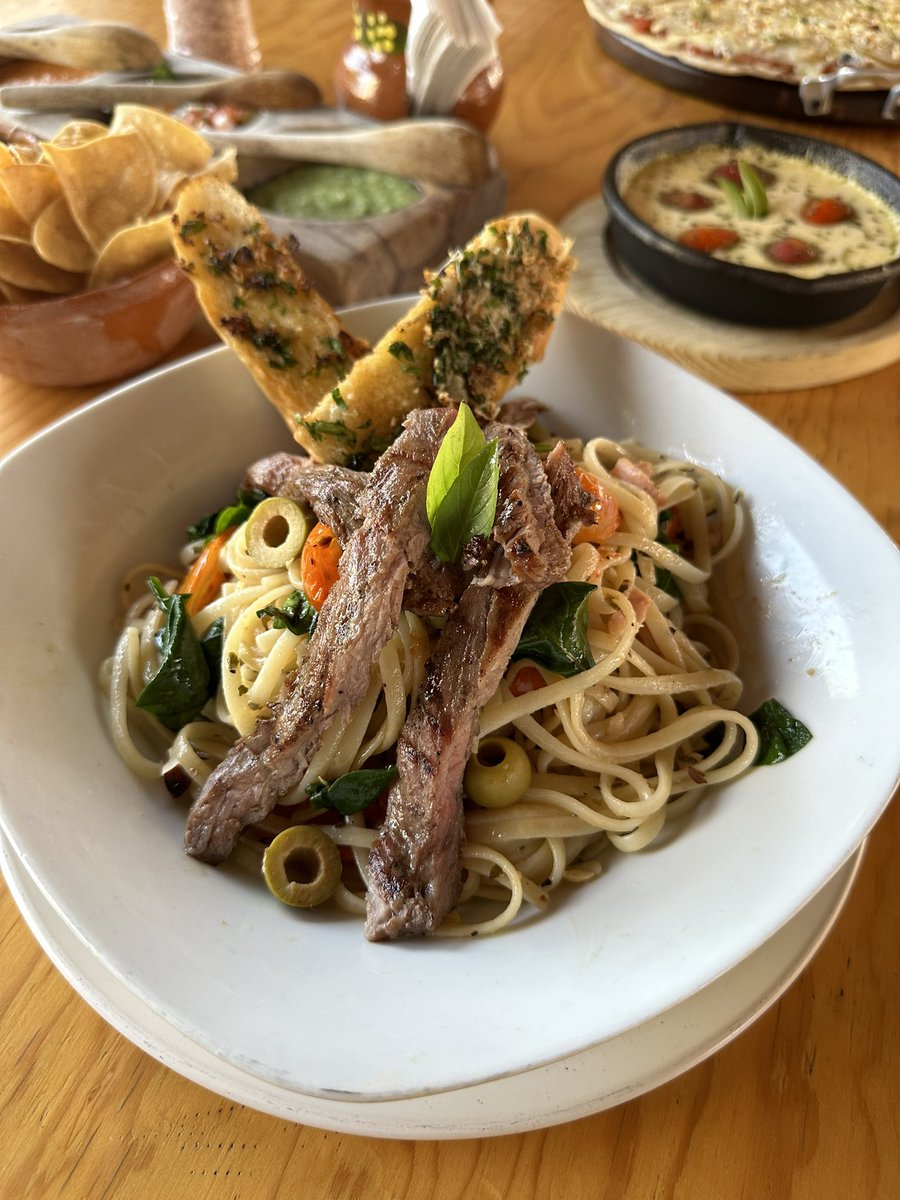 amigo_tizon's tweet photo. Nuevos sabores que te sorprenderán 🤲
Pasta Mediterránea con Arrachera…😋 #Deliciosa #ElTizón #Cuautla https://t.co/9knWkOxyXs