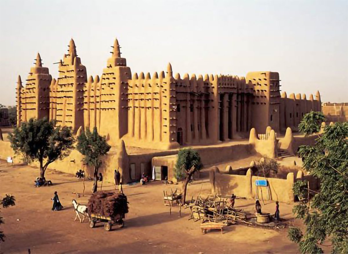 Timbuktu: Located at the gateway to the Sahara desert, home of the prestigious Sankore University & other madrasas, it was an intellectual & spiritual capital & a centre for the propagation of Islam throughout Africa in the 15th & 16th centuries.🕌✨

#timbuktu #islamichistory