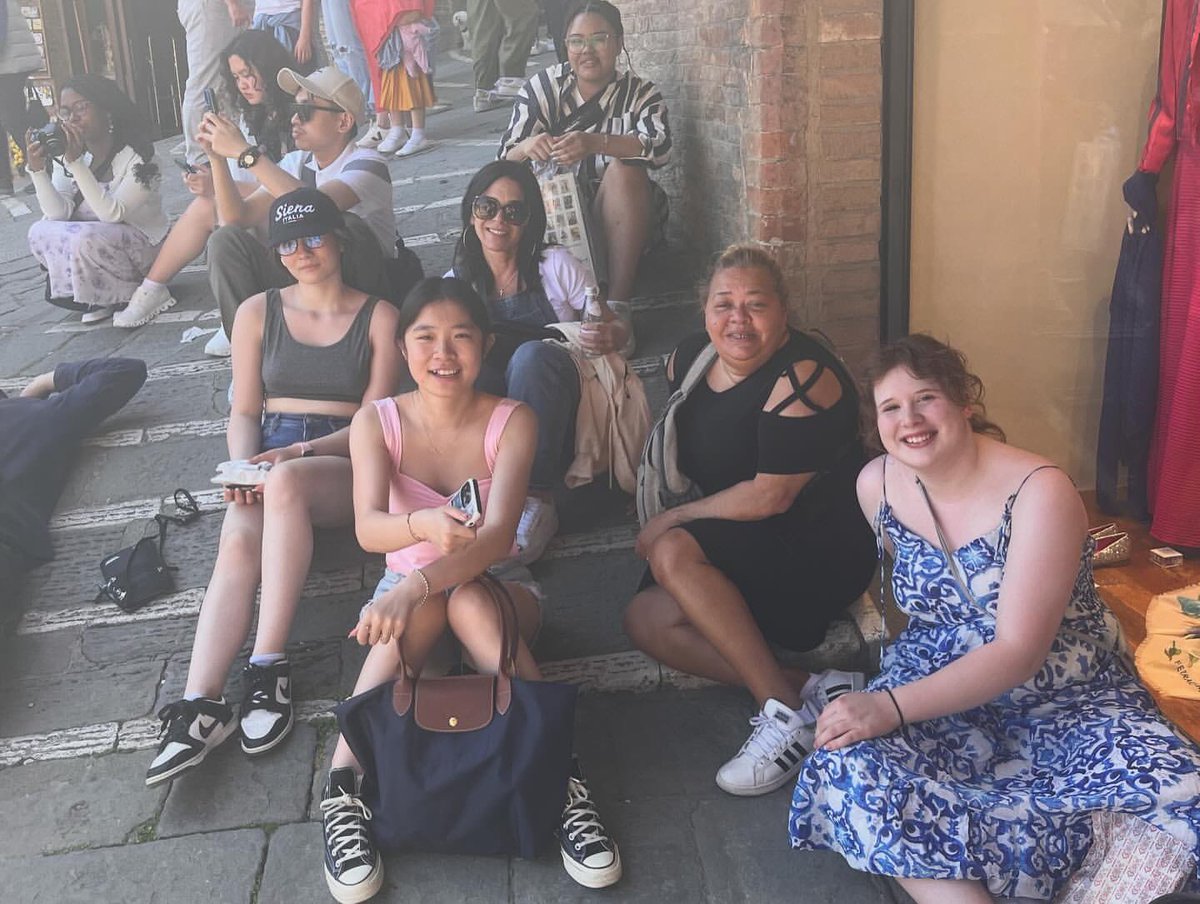 CIOBCitywide's tweet photo. Exploring the stunning cities of Siena and San Gimignano, followed by a delightful dinner in Florence! Italy never fails to enchant. ๐ฎ๐นโจ Have a great one @GaynorMcCownELS! #InternationalTrip2024 #ExploringItaly @NYCSchools @DOEChancellor @ruxdanika https://t.co/c7doOpxHqc