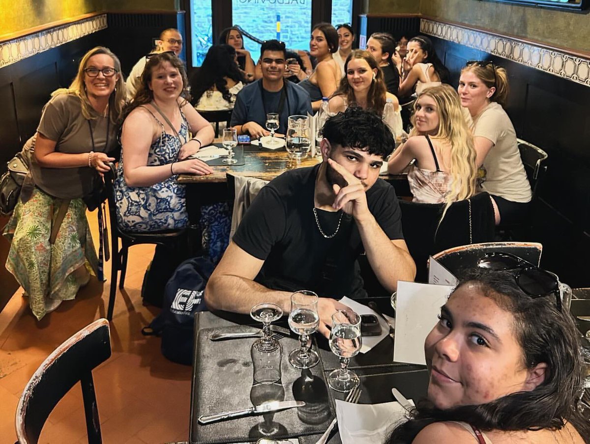 CIOBCitywide's tweet photo. Exploring the stunning cities of Siena and San Gimignano, followed by a delightful dinner in Florence! Italy never fails to enchant. ๐ฎ๐นโจ Have a great one @GaynorMcCownELS! #InternationalTrip2024 #ExploringItaly @NYCSchools @DOEChancellor @ruxdanika https://t.co/c7doOpxHqc