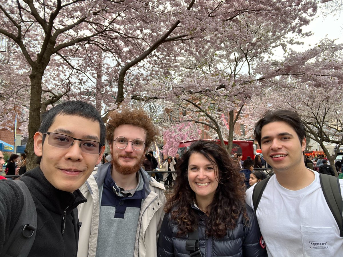 A day out with some of my research students in Wooster Square to see the cherry blossoms 🌸 (photo by Yu-Ting Chang)