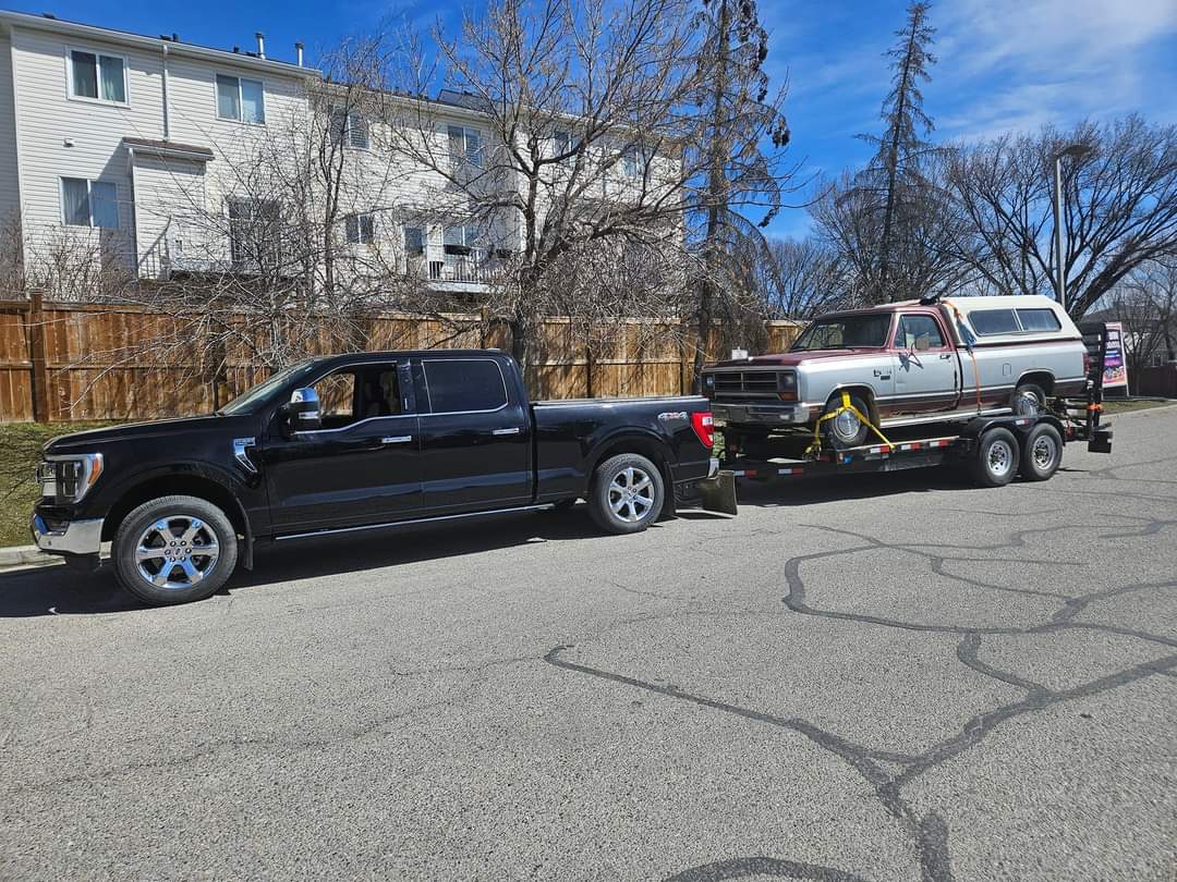 @PathosToWhack @CoryBMorgan Ours pulls our travel trailer, hauls lumber, tools, people, and other fun things. This is what we hauled this weekend with our pickup to help someone out. Young man is going to fix up his grandpa's truck and make it his own.