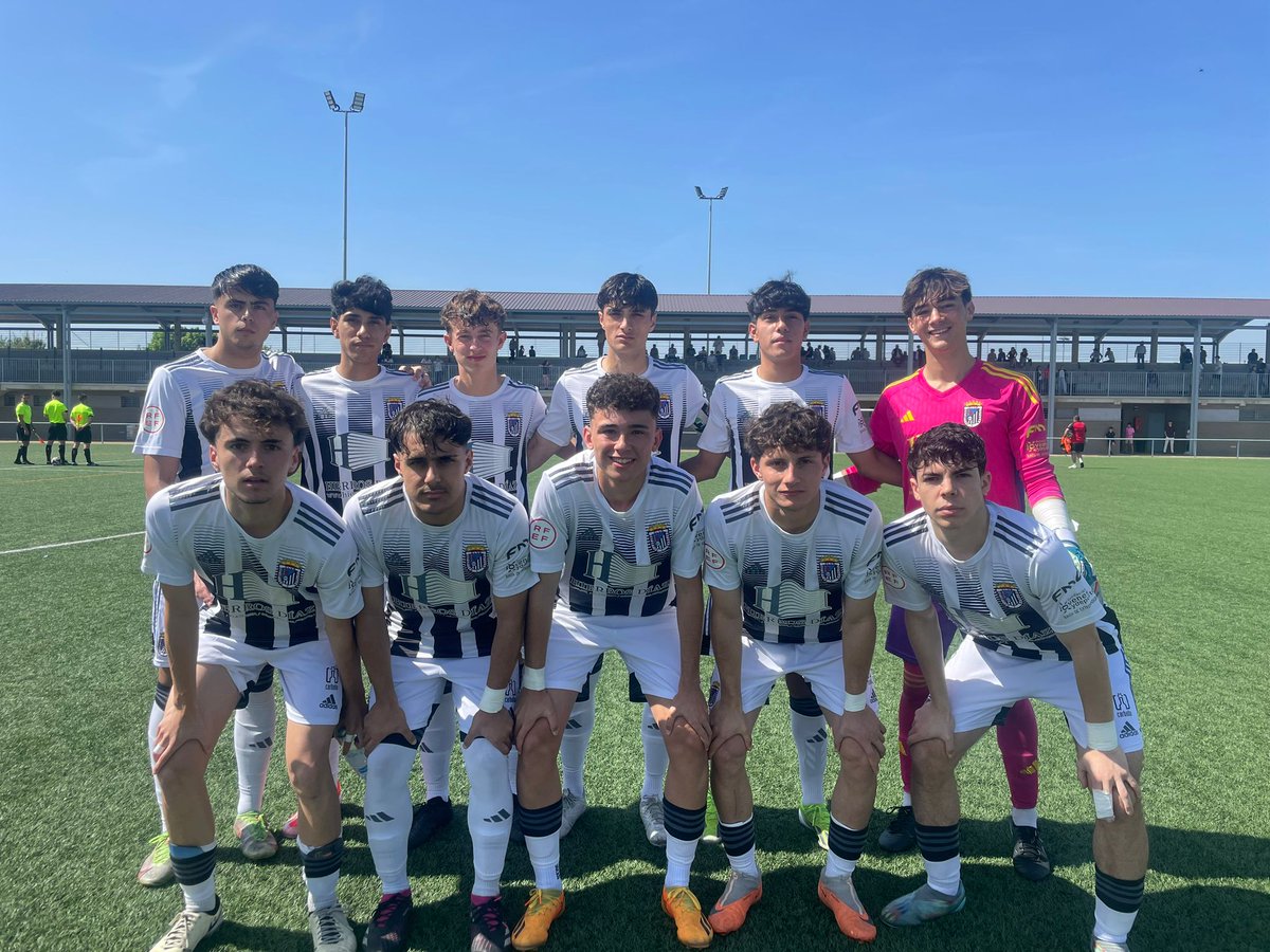 CDBLaAcademia's tweet photo. Enhorabuena a nuestro Juvenil A por su gran resultado frente al Cruz Villanovense. 2⃣-0⃣ ¡Buen trabajo! https://t.co/XTXkyWDWSw