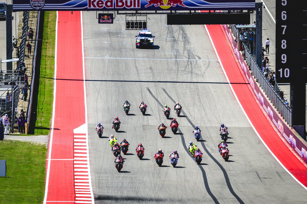 🇺🇸🏁 2024 MotoGP Grand Prix of The Americas, COTA | Race Results Maverick Vinales wins action-packed Grand Prix of The Americas after gritty fightback through the pack Full Grand RACE RESULTS from COTA can be found here 📰👉bikesportnews.com/motogp/2024-gr… #MotoGP #AmericasMotoGP…