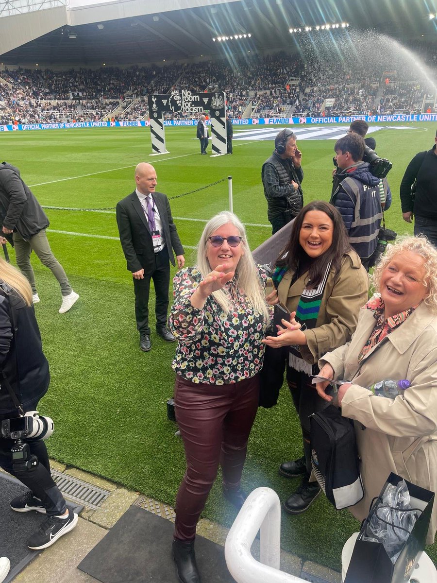 The faces of 3 women trying to hold back the tears, with the biggest grins 😁 Ciaran we are your biggest fans . Here We have Mandy (school grandma) @davison171 , Me (Sue) and the famous grandma (Yvonne) @ypwalker #toontoon #nufc #newcastleunited #sela #blackandwhitearmy