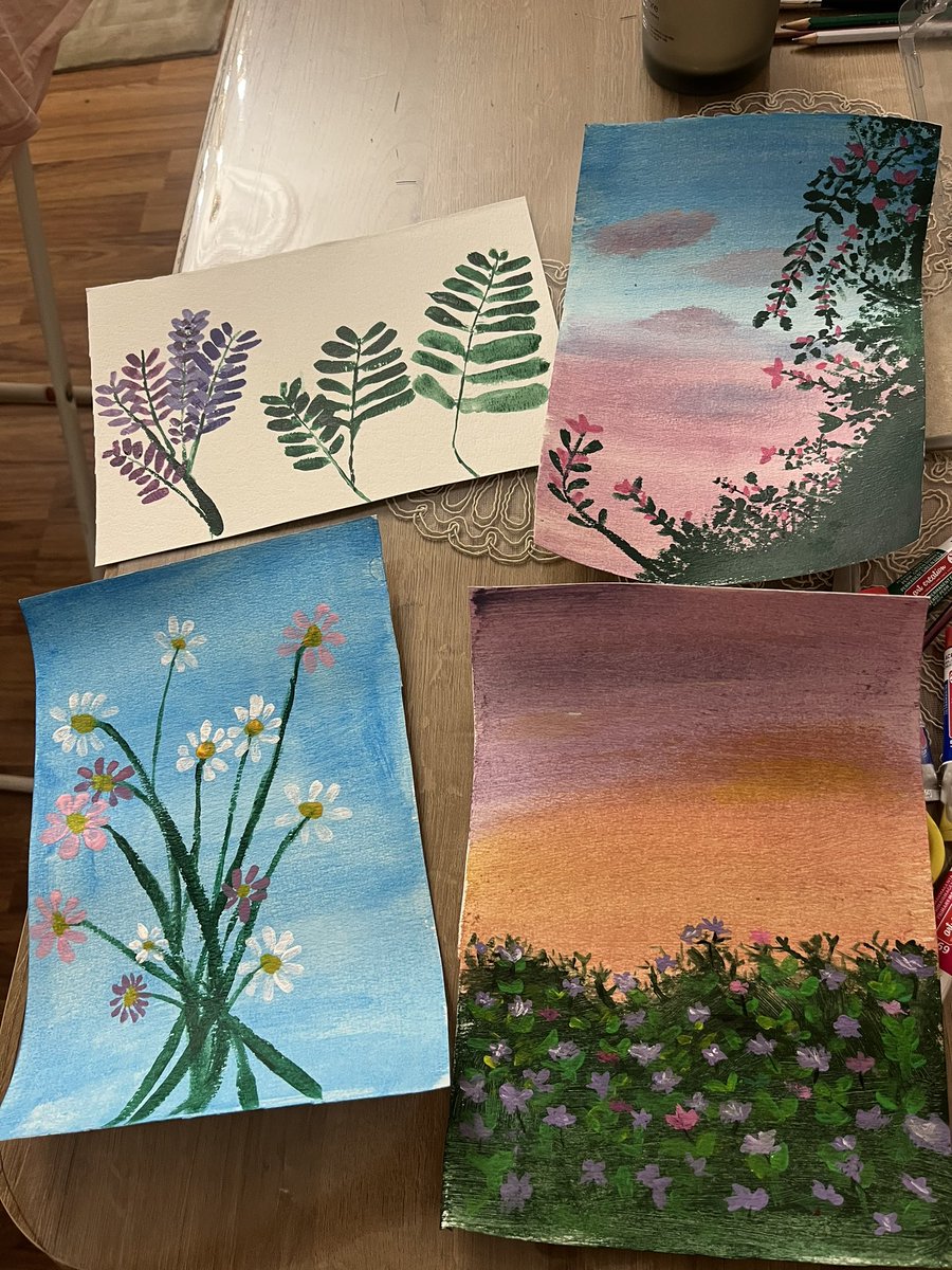 1 haftalık instagram dondurma sürecimde çok güzel kitaplar bitirdim ve asla resim çizmemiş bu alana hiç yeteneği olmayan biri olarak can sıkıntısıyla boya yapmaya başladım. Beceremesem de o kadar eğlendim ki bir kez daha sosyal medyanın inanılmaz vakit çaldığını anladım