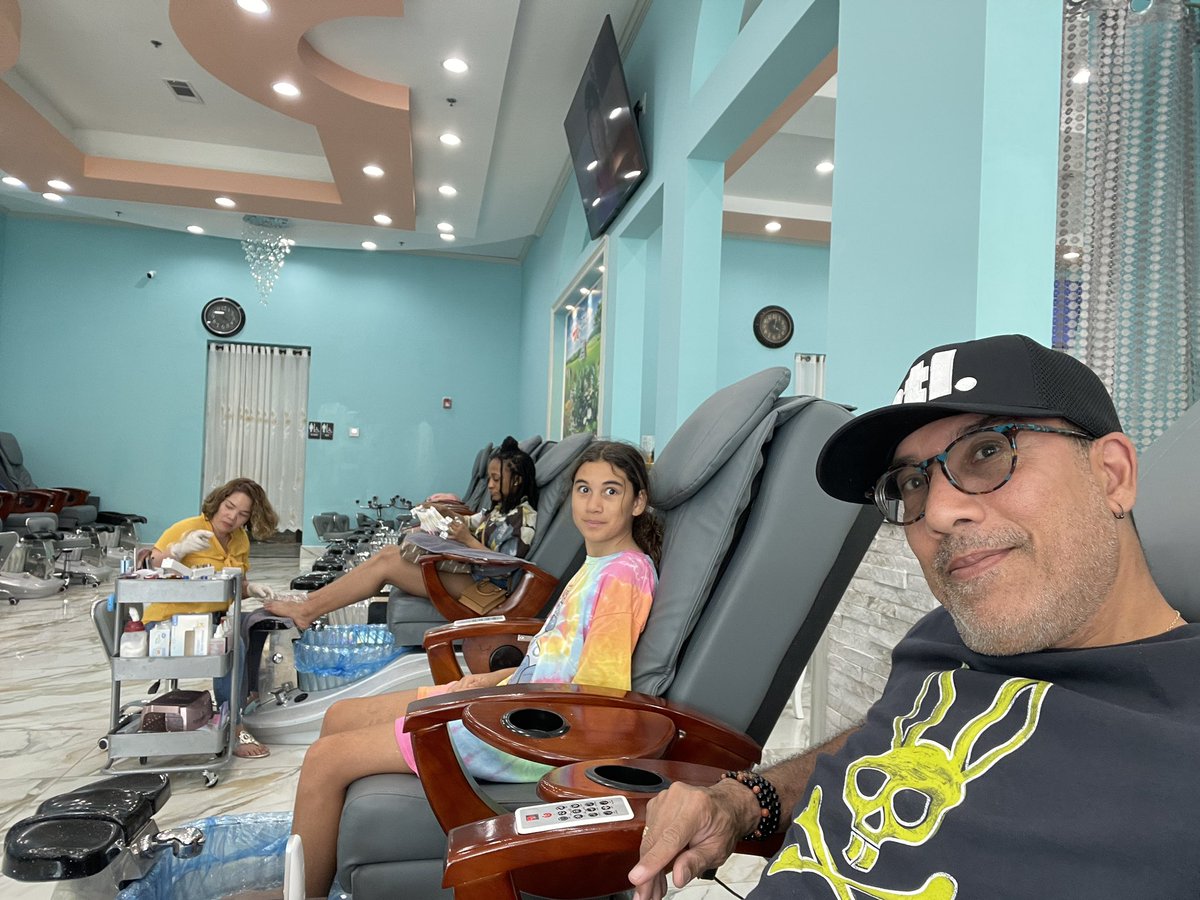 What’s on my agenda following @devnexus? Daddy Daughter pedicures 🥰