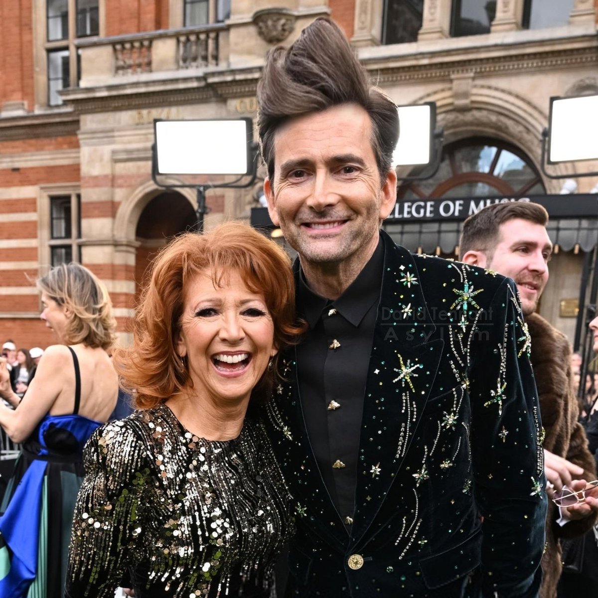 Now that's what I call a pompadour! Congratulations to David Tennant's hairstylist for the night