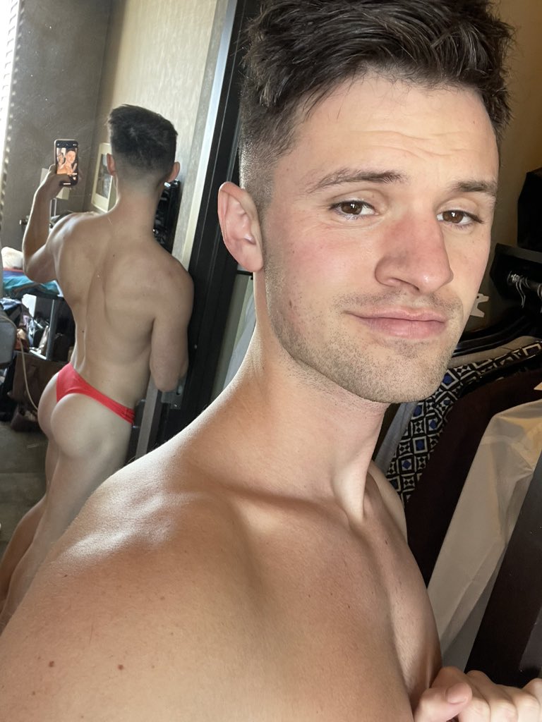 journey2twunk's tweet image. Pool time