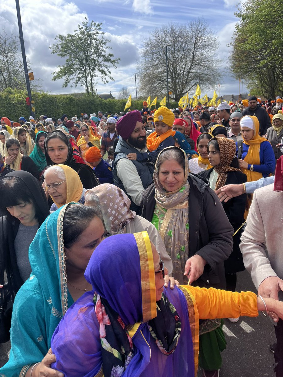 Wonderful to be at the Vaisakhi celebrations in Derby again. It was an incredible procession through the streets of Derby and great fun to be there with @ClaireWard4EM @NicolleNdiweni & @LabourinDerby friends and colleagues.