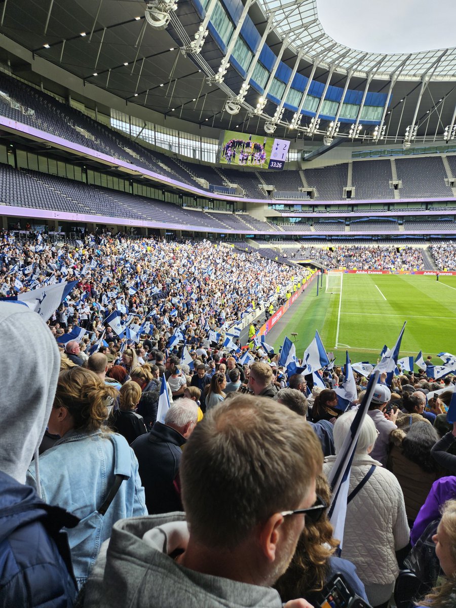 Enjoying family time .. day out to the football #spurs I daughter follows spurs 1 follows Utd ... there both in the final and we will all be there #utdwomen v #spurswomen , will be a long journey back for 1