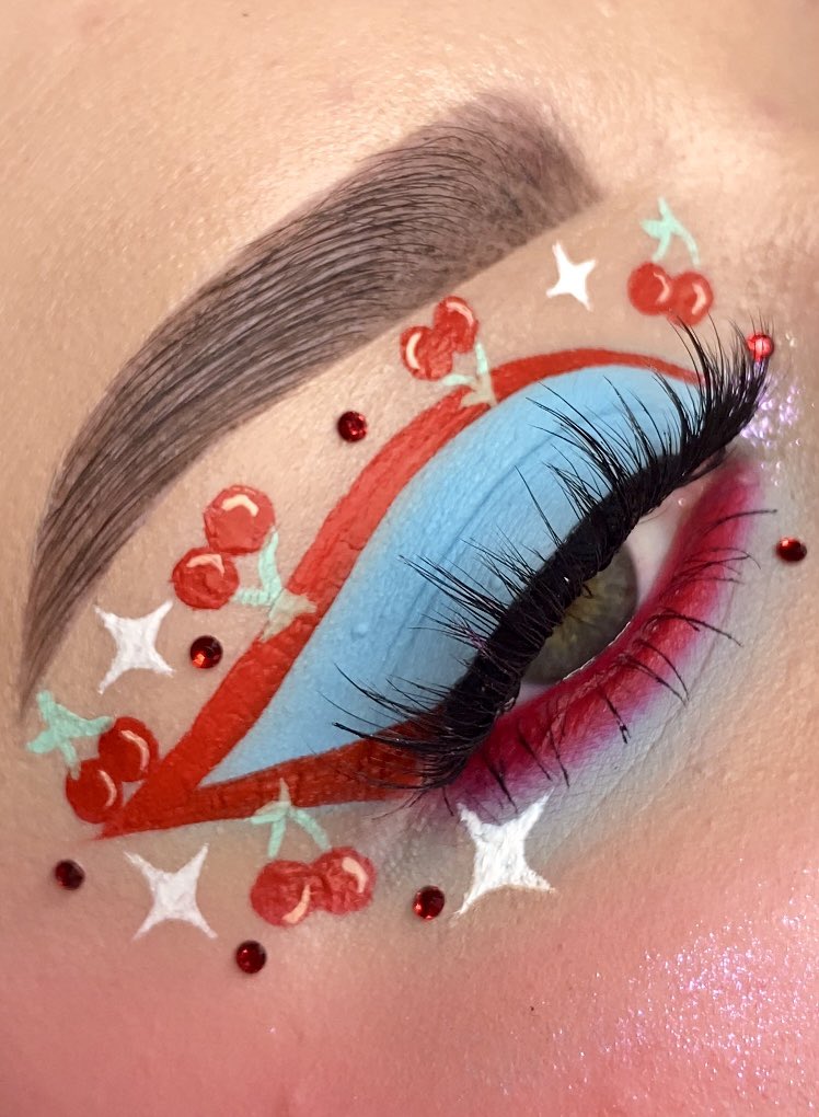 MartynaMakeup's tweet photo. ๐ฉต๐
ib kaylinnbihari ๐
@ABHcosmetics Brown freeze, Dipbrow โdark brownโ
@NYXCosmetics Lift&snatch brow pen โEspressoโ
@glistencosmetix Ultimate rainbow 36 pan palette
@melody_lashes Chaos lashes
#graphicliner #cherrymakeup #creativemakeup #makeupinspo #graphiclinerlook https://t.co/XUMbiWirXu