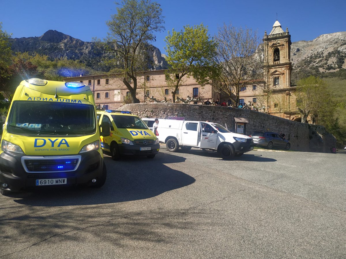 DYANavarra's tweet photo. Algunos servicios de este fin de semana:
▪️Motocross en #Falces.
▪️Rally subida de #Ioar.
▪️Media maratón de montaña en #Bera. https://t.co/6BkoCDEXSG