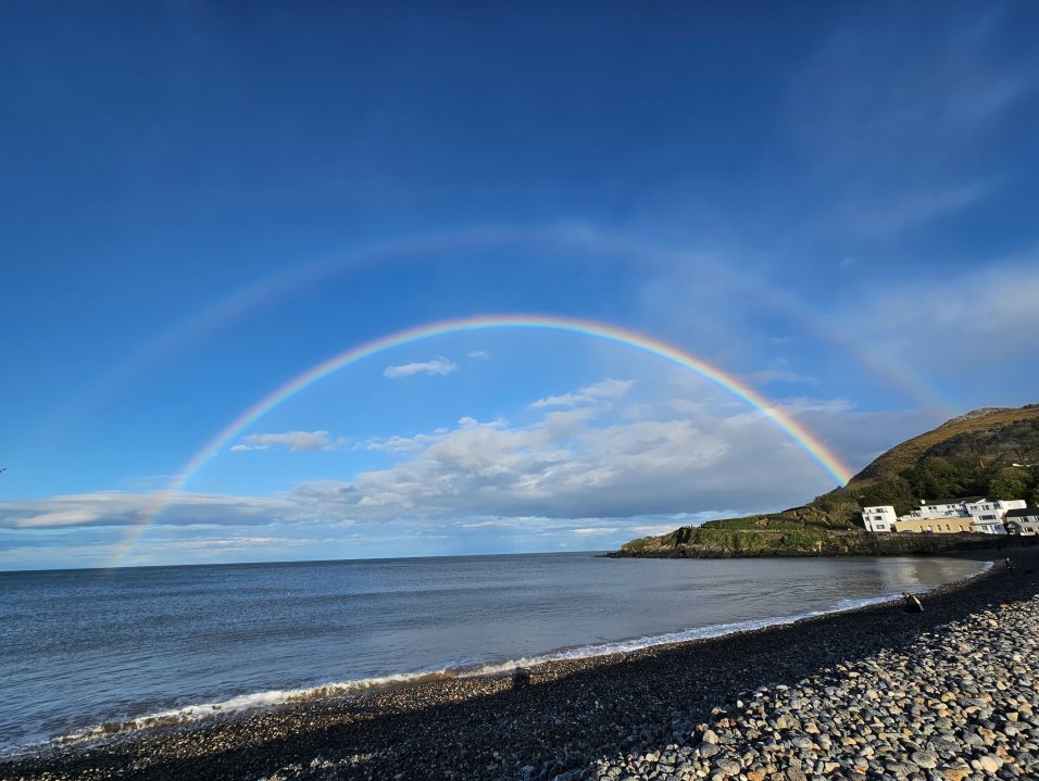 📸 Thank you🙏Dara Ó hAnnaidh for capturing so beautifully the double rainbow &amp; Bray Head this evening at Bray Co. Wicklow📷
