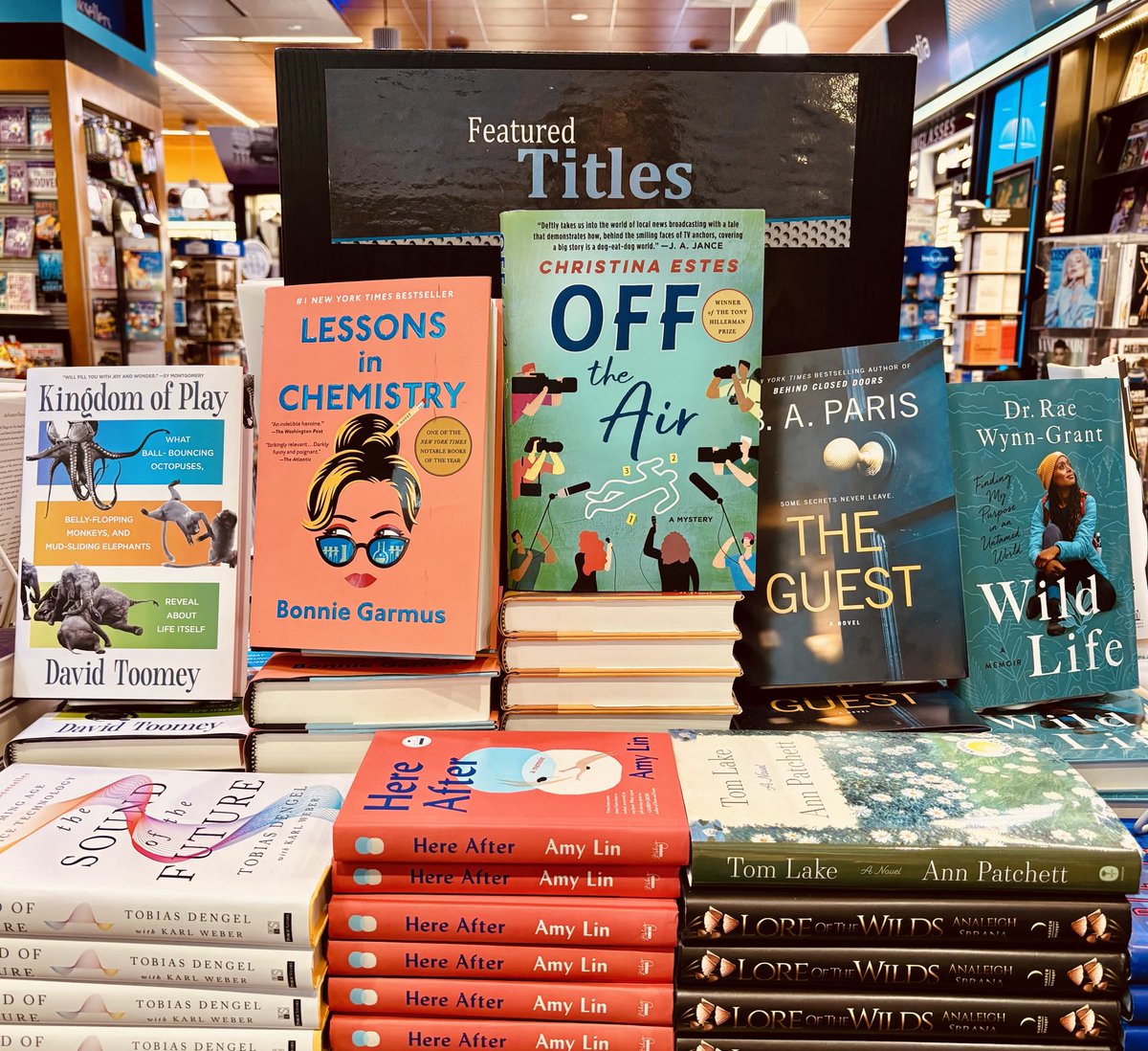 reporterestes's tweet photo. My book is heading to Hawaii! Brought copy to @flySEA to snap a pic and then gave it to a woman looking for a mystery. #OffTheAirBook #debutauthor @MinotaurBooks https://t.co/ba3Odurpy5