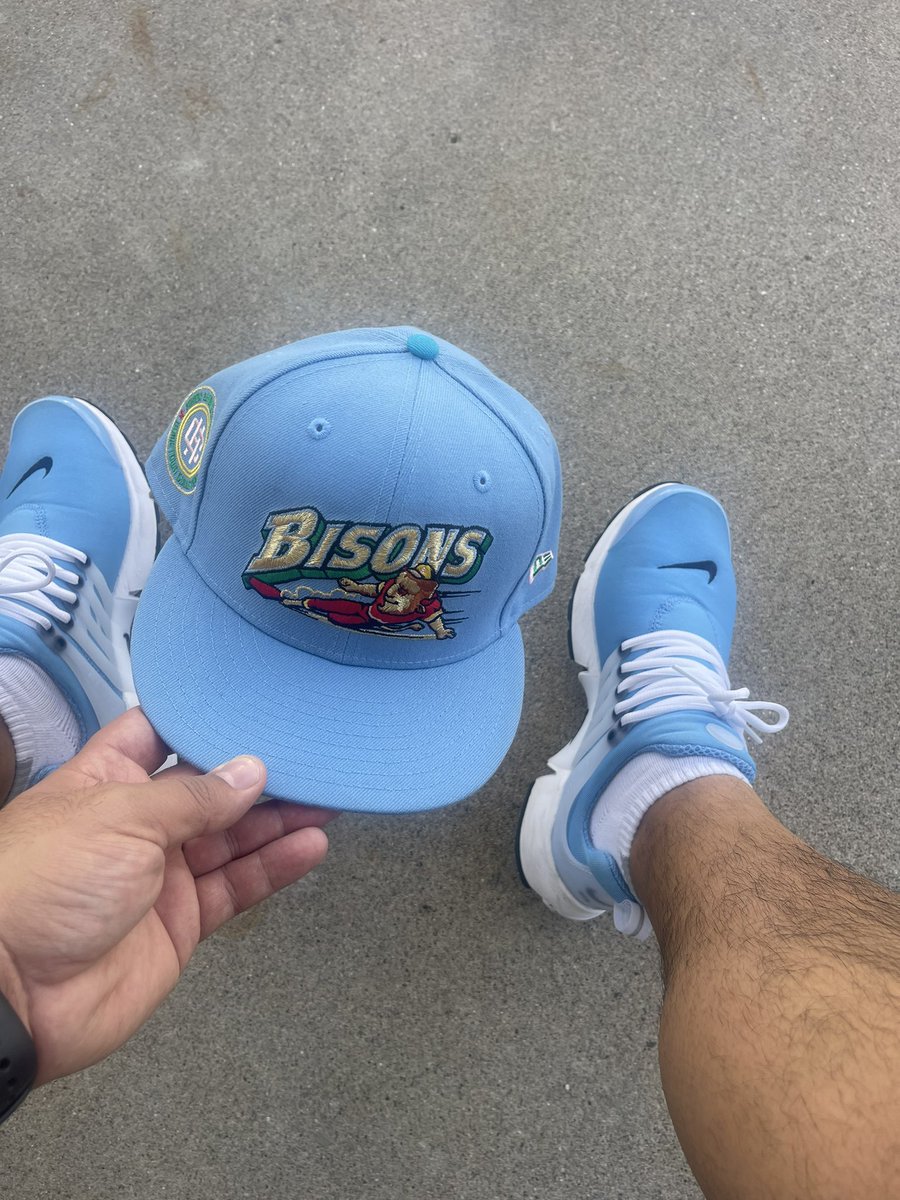 It’s 77 degrees out here in Detroit. Had to bring out some shorts 

#KOTD #Nike #Presto “University Blue”
#FOTD #NewEra #BuffaloBisons 
#KicksNfitteds #FittedsNkicks
#KicksNFitteds26 #KillerCombo
#PINdejo #PINdejos 
#YourSneakersAreDope