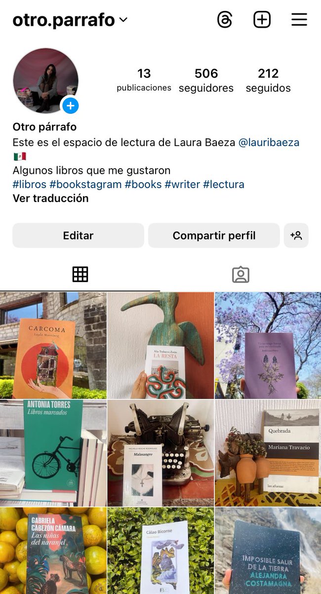 laurahbaeza's tweet photo. Amigos, recuerden que tengo una cuenta en Instagram donde escribo mini reseñas de mis lecturas. Se llama otro.parrafo 
Me ayudan compartiendo para tener más seguidores 🖤🖤🖤🖤 https://t.co/zQnDzXoDWT