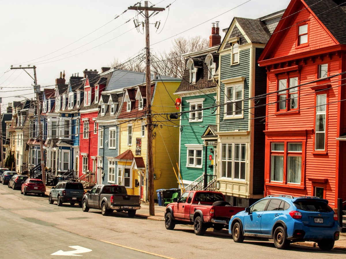 The houses of Gower Street are always a beautiful sight when it's a sunny out (which lasted for a little bit today lol). #nlwx #ShareYourWeather